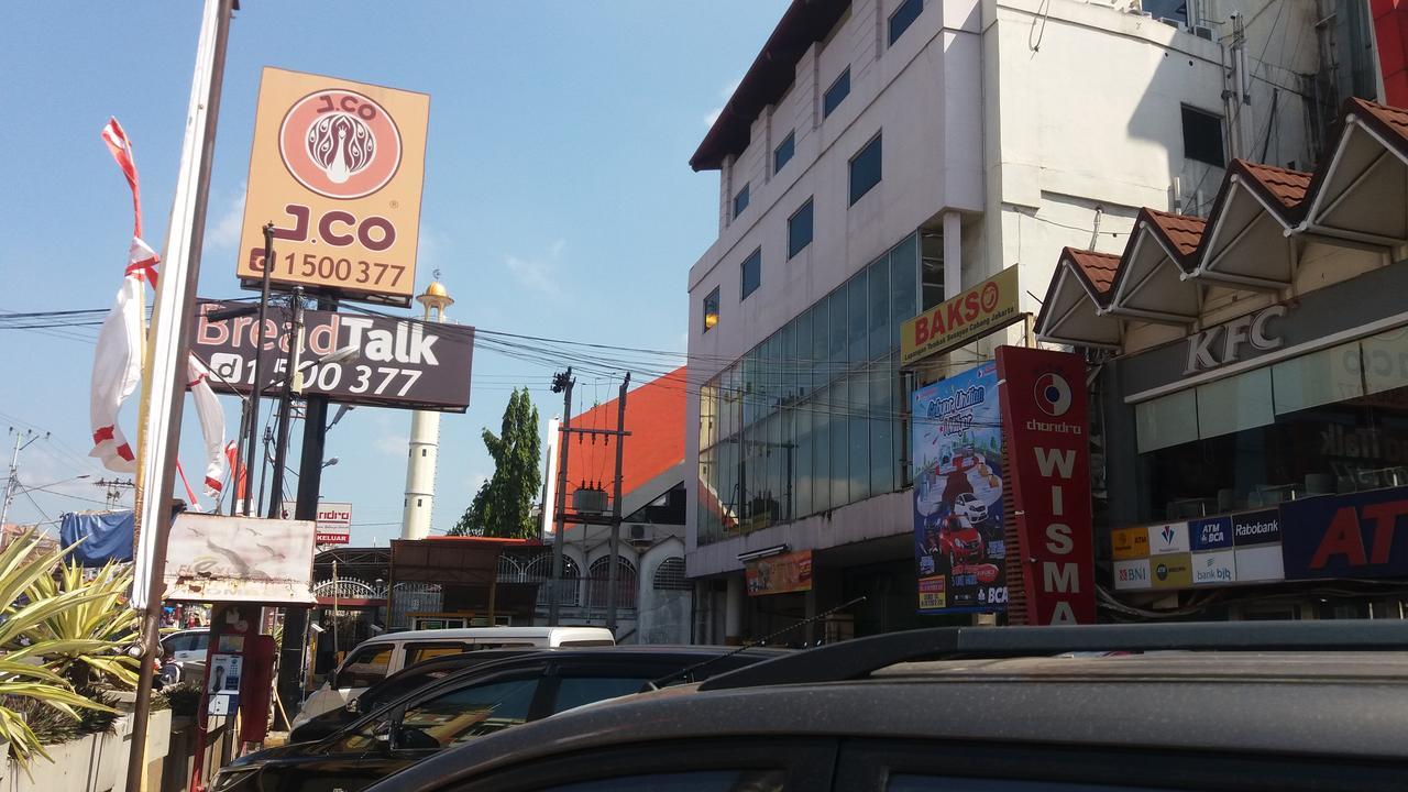 Wisma Chandra Bandar Lampung Bagian luar foto