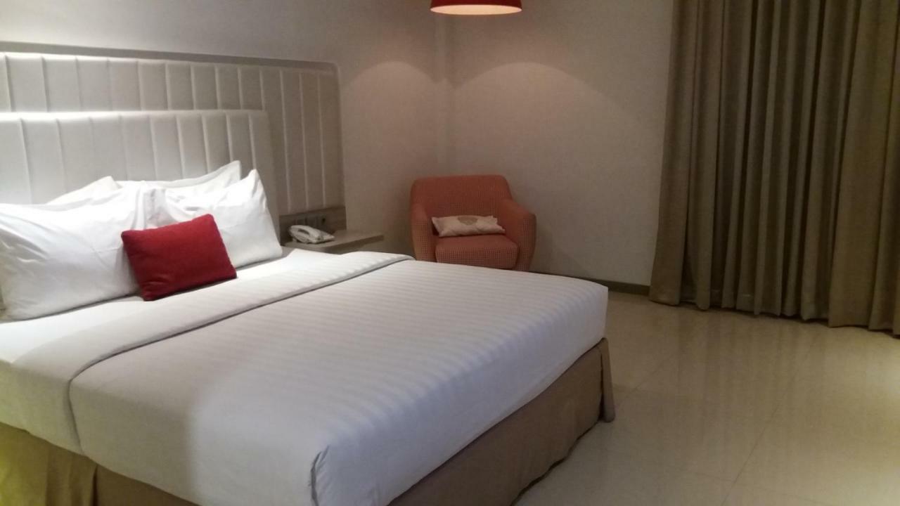 Wisma Chandra Bandar Lampung Bagian luar foto